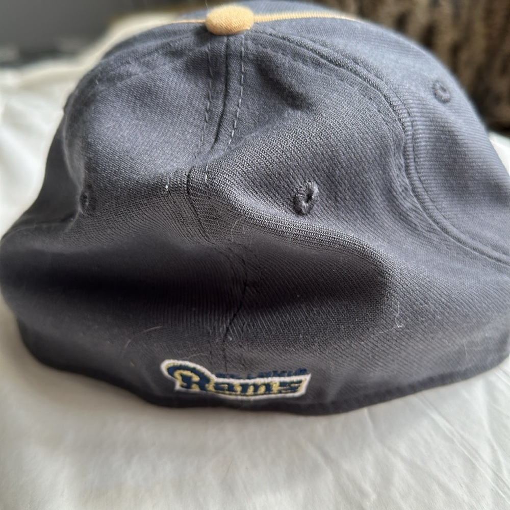 St Louis Rams hat - Picture 2 of 3